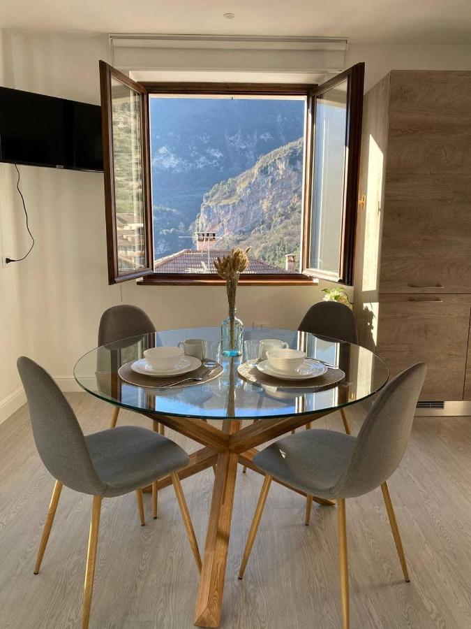 Garda View Apartment Tenno Bagian luar foto