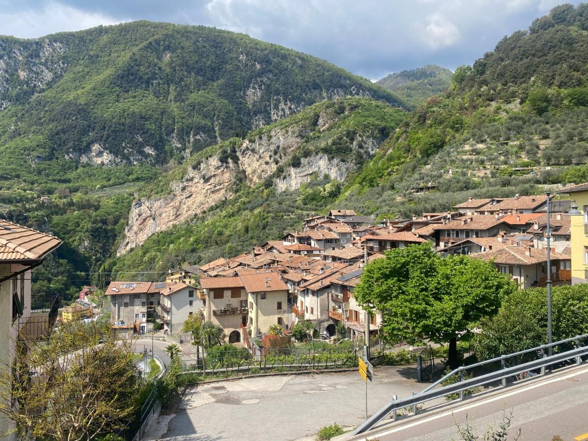 Garda View Apartment Tenno Bagian luar foto