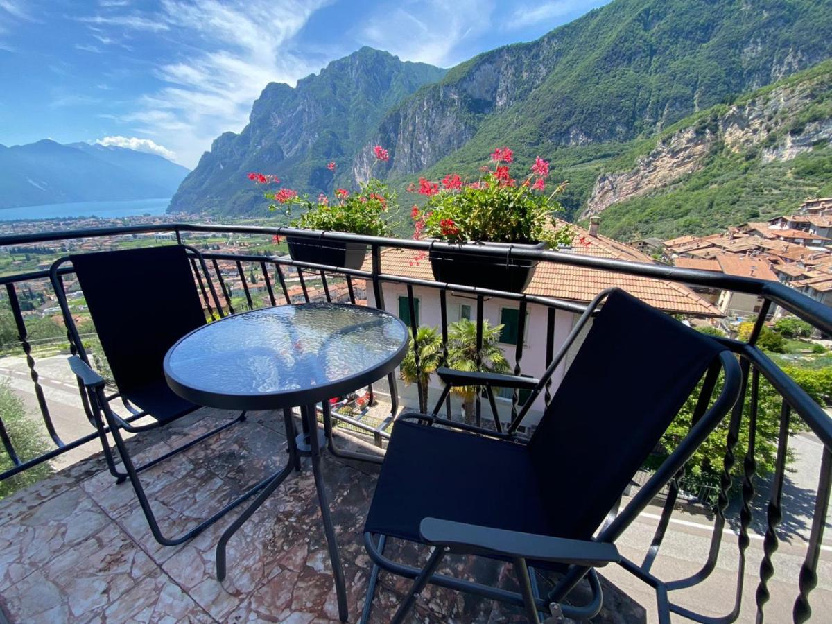 Garda View Apartment Tenno Bagian luar foto