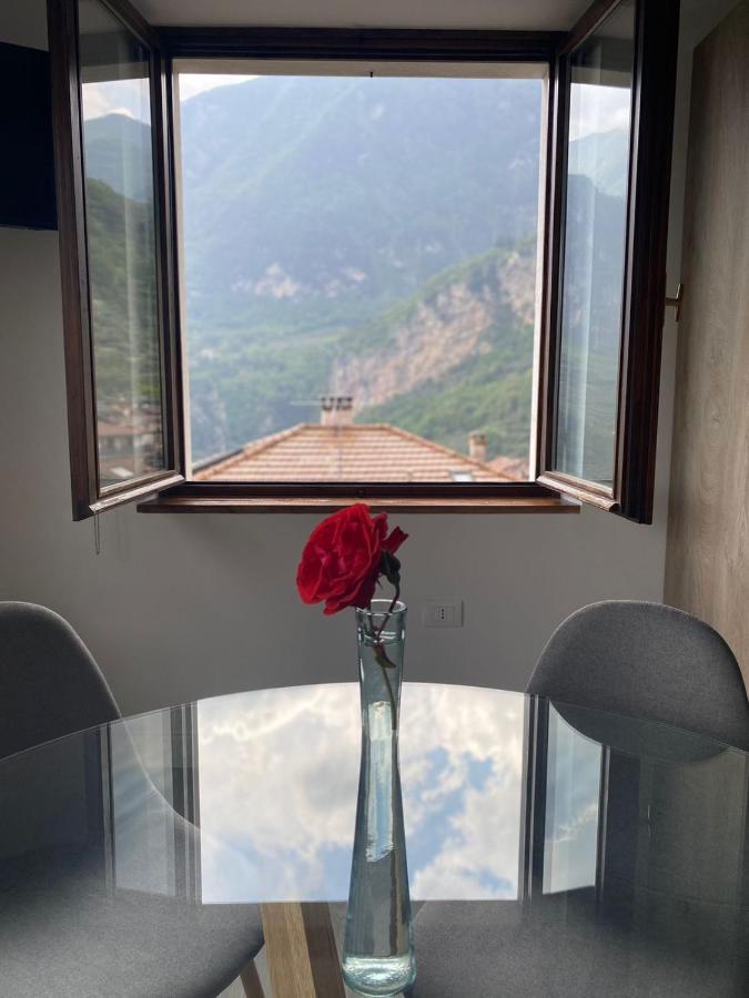 Garda View Apartment Tenno Bagian luar foto