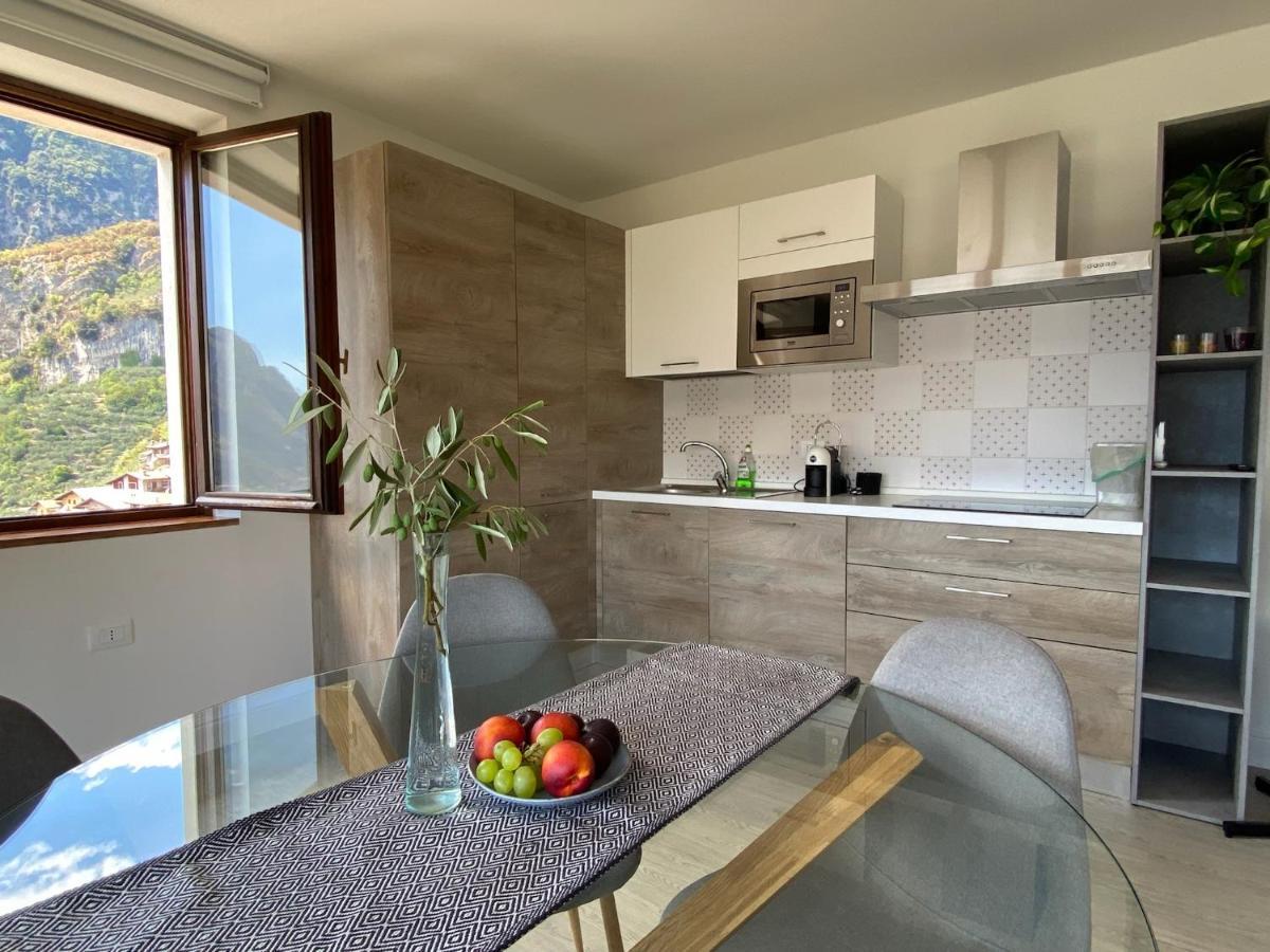 Garda View Apartment Tenno Bagian luar foto