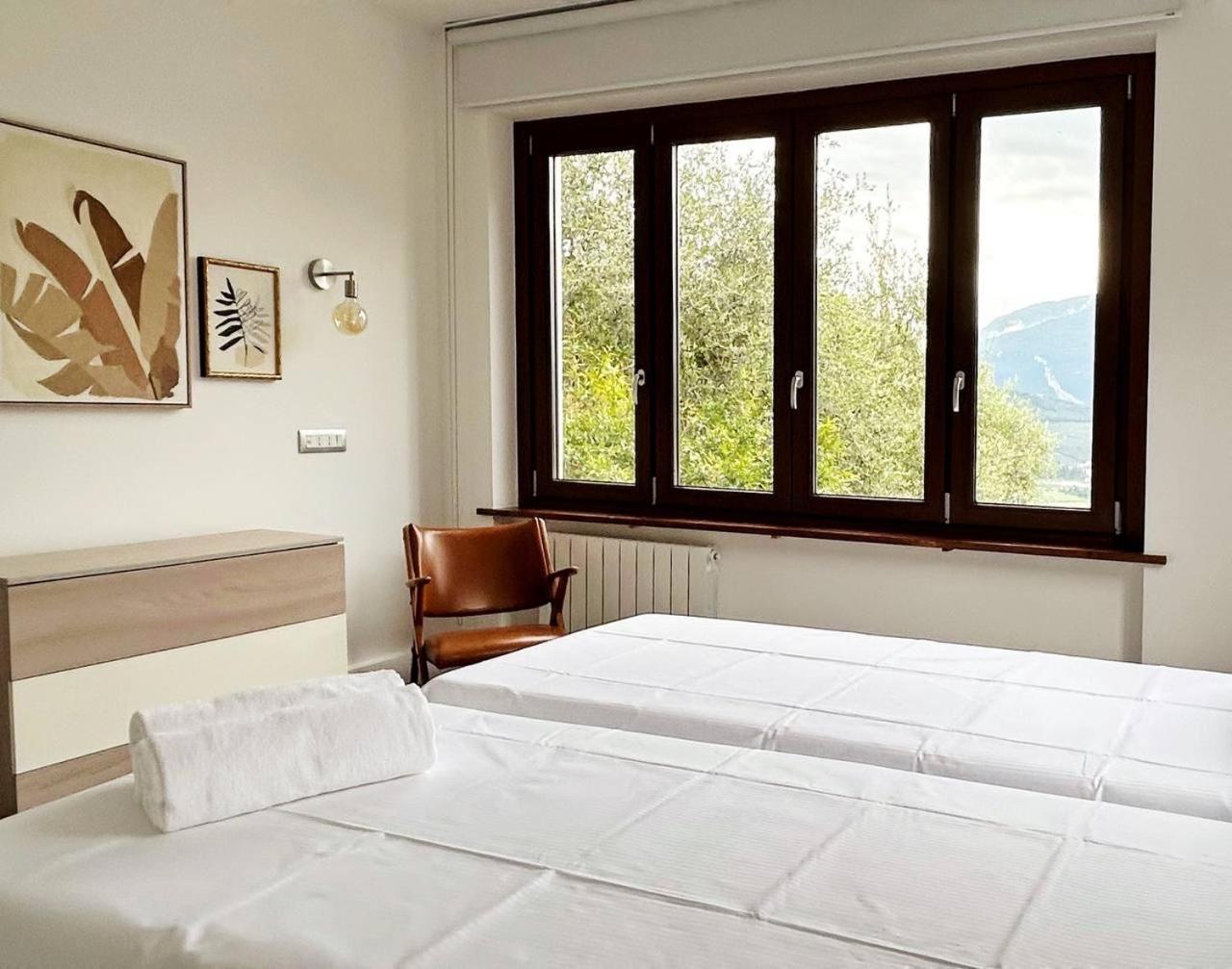 Garda View Apartment Tenno Bagian luar foto
